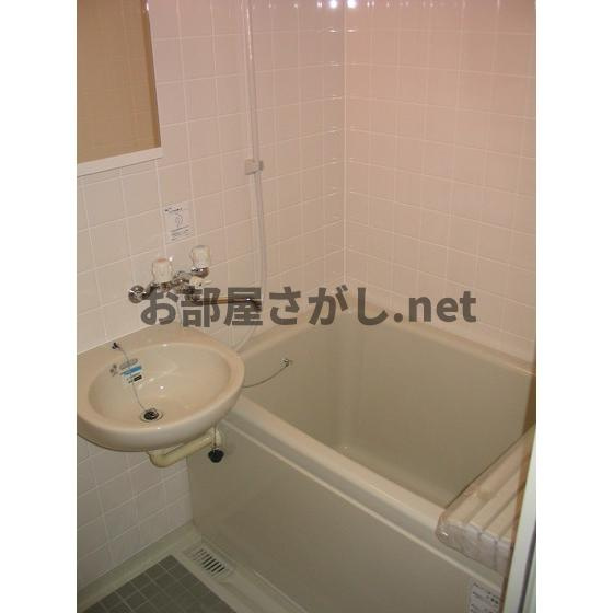 ユニオン・スクエアの浴室|落ち着いた空間のお風呂です