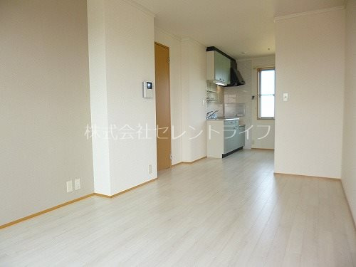 プレミールⅠの居間・リビング