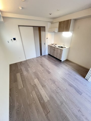 大阪市都島区内代町３丁目の賃貸マンションの居間・リビング