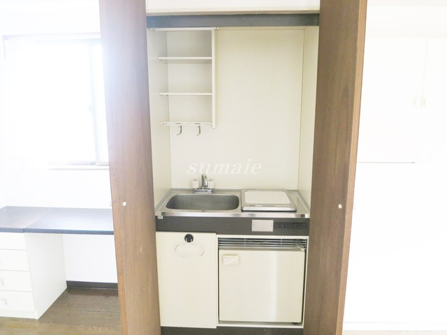 オコスのキッチン|キッチンは扉で目隠しできます！