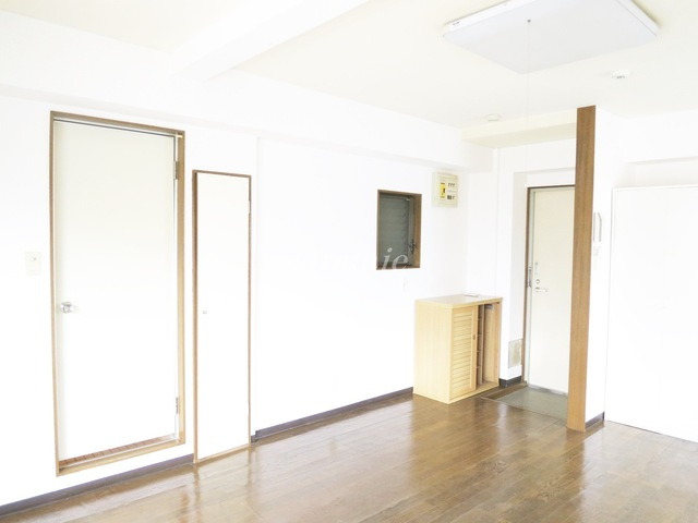 オコスの居間・リビング|玄関周辺こんな感じです！