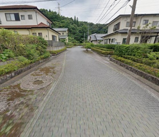 生目台西４丁目の前面道路含む現地写真
