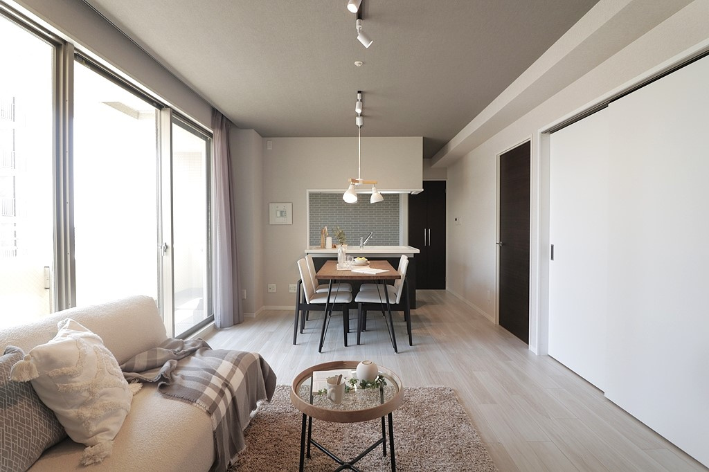 【居間・リビング】の画像