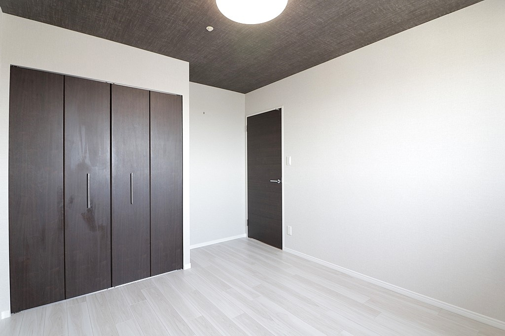 【寝室】の画像