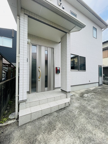 【玄関】 | 南区老司2丁目　戸建て