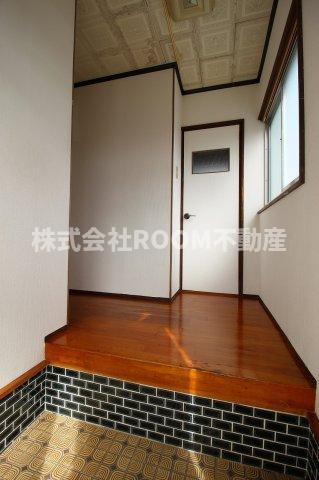 野村貸家(下川東)の玄関