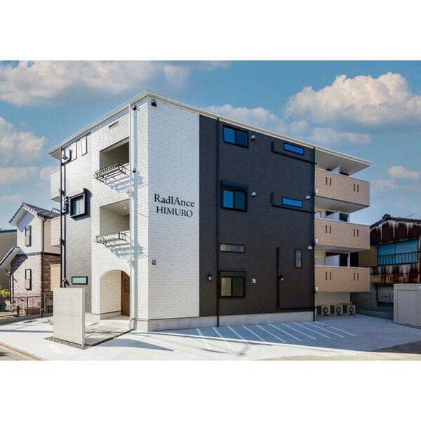 RadIAnce氷室(レイディエンス氷室)の外観