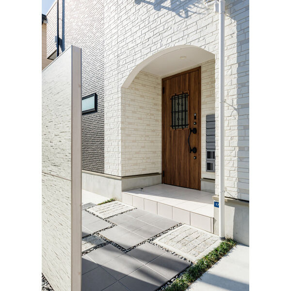 RadIAnce氷室(レイディエンス氷室)のエントランス