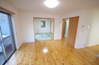 【居間・リビング】 | 宇都宮市鐺山町　戸建 | LDK約１６帖