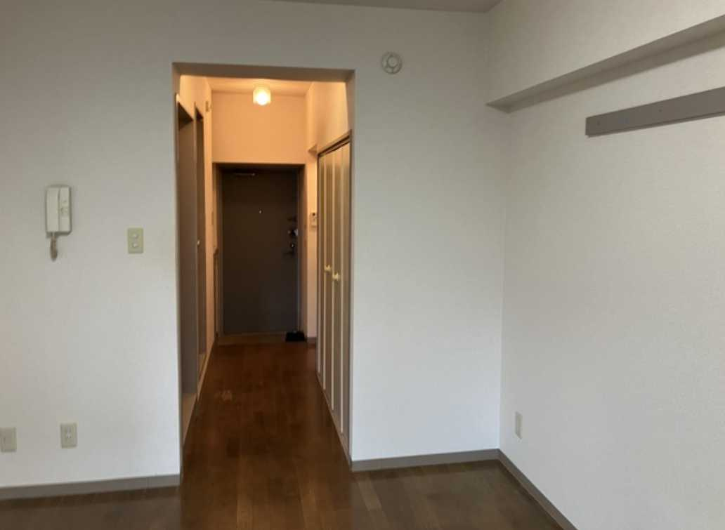 フォレスト駒沢　オートロック　角部屋　外観タイル貼りの居間・リビング