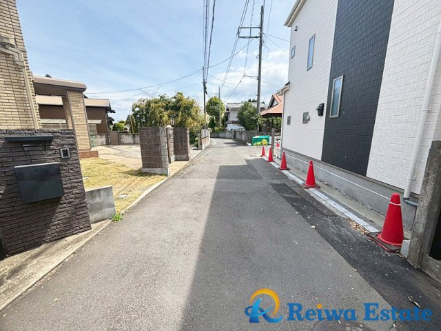 新築戸建　茅ヶ崎市松林3丁目の前面道路含む現地写真