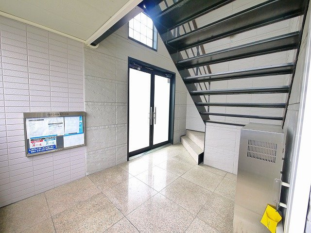 レオパレスナカノのその他共用部分|共用階段