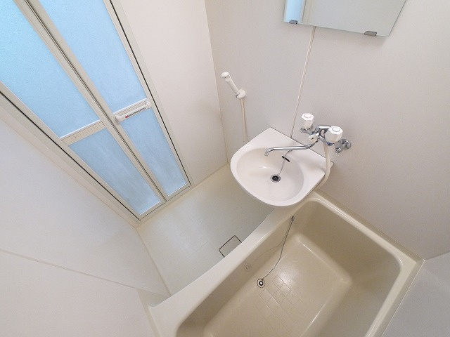 レオパレスナカノの浴室|お風呂で日々の疲れを落としましょう