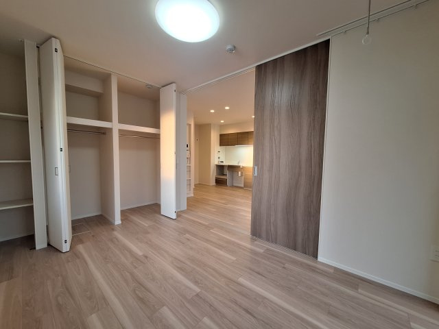 （シニア限定）サニーヒルズ湘南の洋室|６帖洋室　収納付き