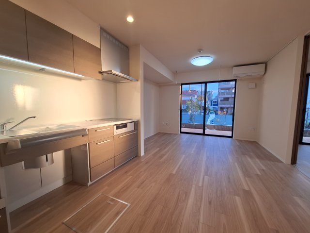 （シニア限定）サニーヒルズ湘南の居間・リビング|柱の少ない四隅をしっかり使えるお部屋です