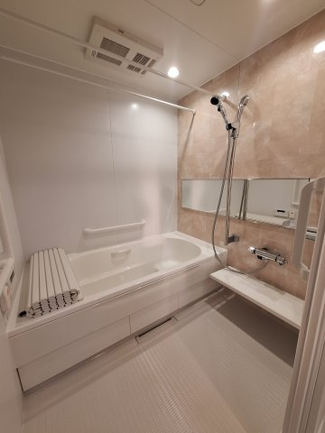 （シニア限定）サニーヒルズ湘南の浴室|栓を閉めればボタン一つでオートバス