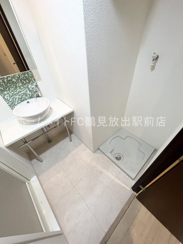 東大阪市高井田中５丁目の賃貸マンションの洗面所