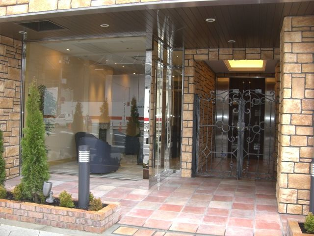 グランシス難波西のエントランス|グランシス難波西　エントランスアプローチ