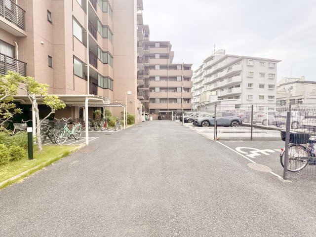 バームステージ綾瀬壱番館の周辺