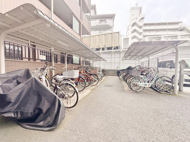 バームステージ綾瀬壱番館の駐輪場