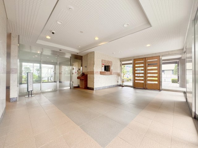 バームステージ綾瀬壱番館のエントランス