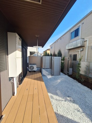 （シニア限定）サニーヒルズ湘南のバルコニー|ウッドデッキ
