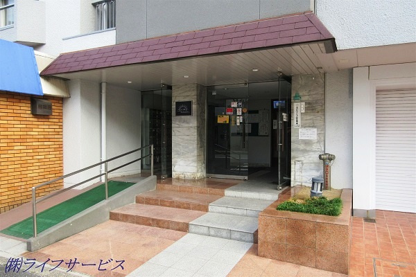 【エントランス】 | サン三国マンション | エントランス