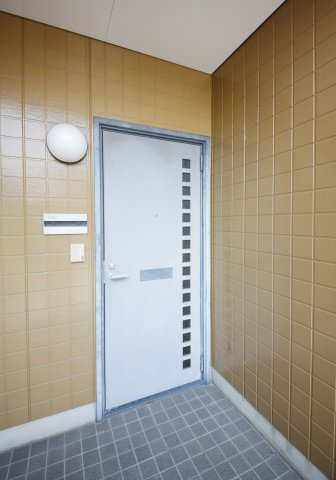 ベルコートAの玄関|別部屋同間取りのお写真となります。参考にご覧くださいませ。現状と異なる場合は現状優先となります