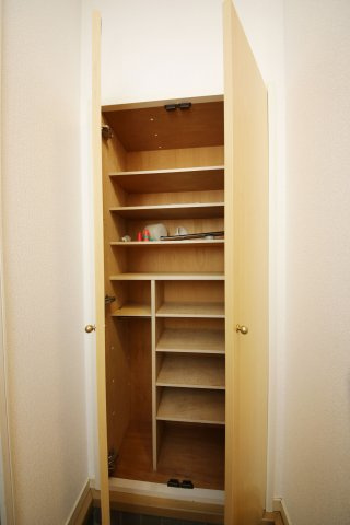 ベルコートAの収納|別部屋同間取りのお写真となります。参考にご覧くださいませ。現状と異なる場合は現状優先となります