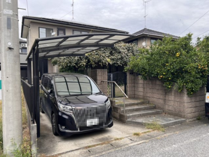 蓮田市中古戸建、広々したお庭♪の駐車場