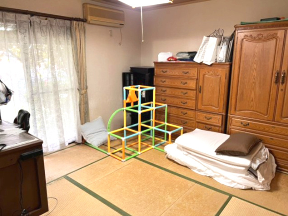 蓮田市中古戸建、広々したお庭♪の和室