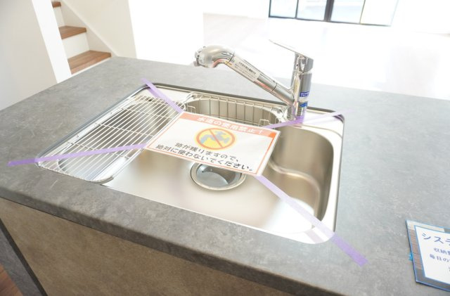 越谷市谷中町1丁目 新築分譲住宅のキッチン