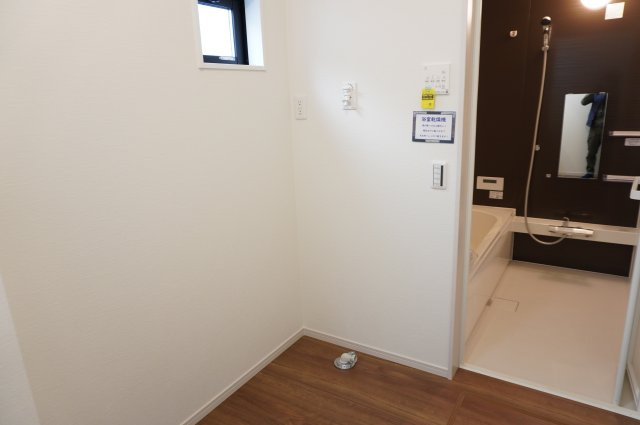 越谷市谷中町1丁目 新築分譲住宅のランドリースペース