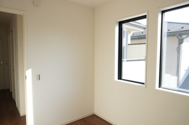 越谷市谷中町1丁目 新築分譲住宅の洋室