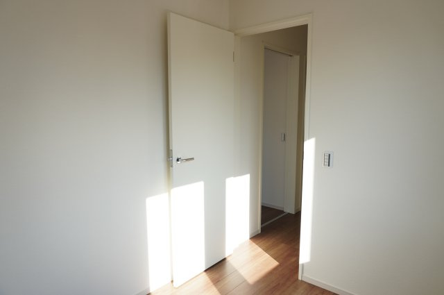 越谷市谷中町1丁目 新築分譲住宅の洋室