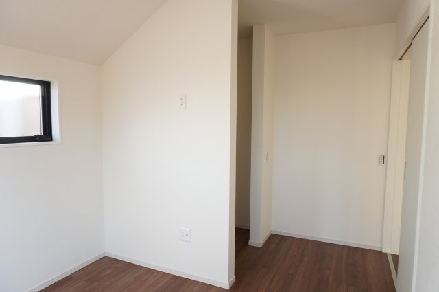 越谷市谷中町1丁目 新築分譲住宅の洋室