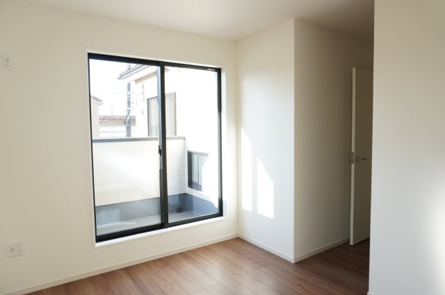 越谷市谷中町1丁目 新築分譲住宅の洋室