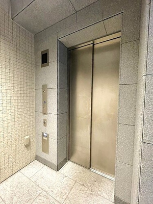 【その他】 | ライオンズ東京三ノ輪ミレス | エレベーター前　※2023年9月撮影