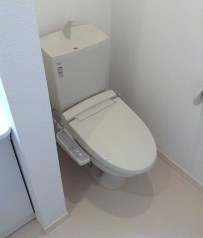 アドウビ学芸大学　三井ホーム施工　角部屋　陽当たり良好のトイレ