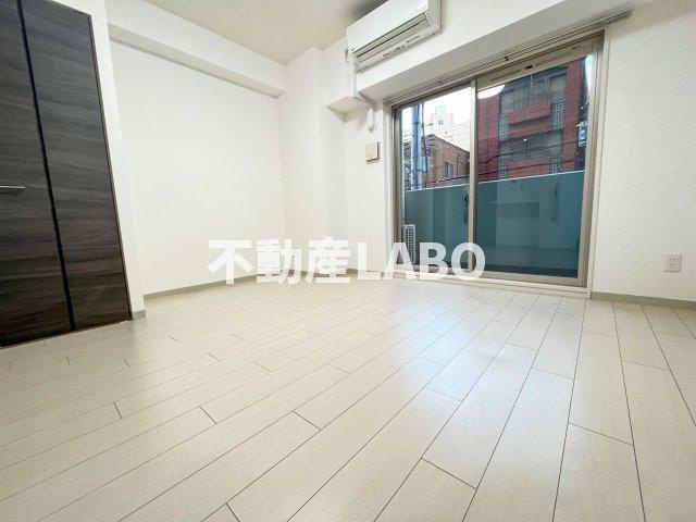 セオリー難波パレの洋室