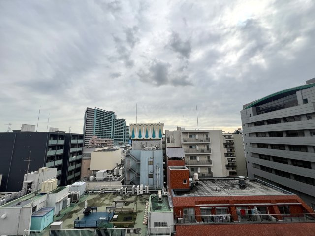 駅もハマスタもすぐそこ！コスモシティ横浜石川町の展望