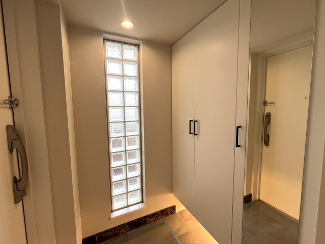 駅もハマスタもすぐそこ！コスモシティ横浜石川町の玄関|毎日通る玄関はこちらです