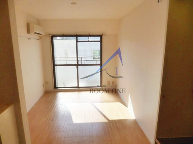 スカイコート向島の居間・リビング|洋室のお部屋です。