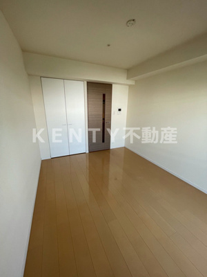 【居間・リビング】 | スペーシア梅屋敷 | こちらのリビングで趣味の時間をお楽しみください