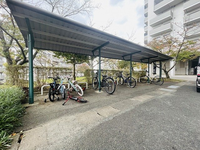 【駐輪場】 |  デュオ柏原8号棟