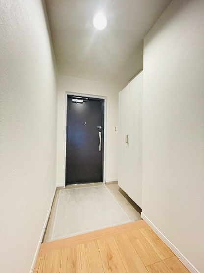 【玄関】 |  デュオ柏原8号棟