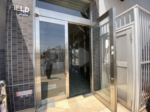 FIELDのエントランス