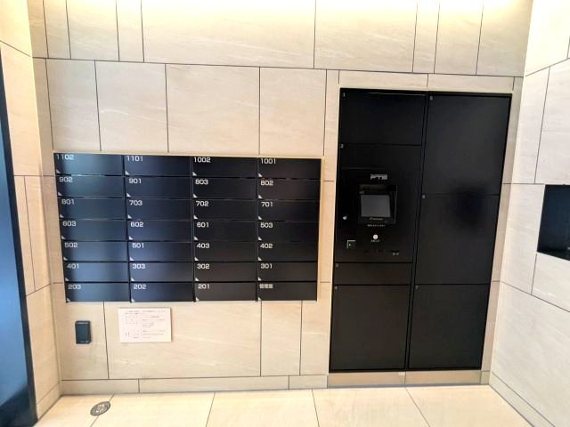 Urbanex新御徒町駅前の設備|ポストと宅配ボックス