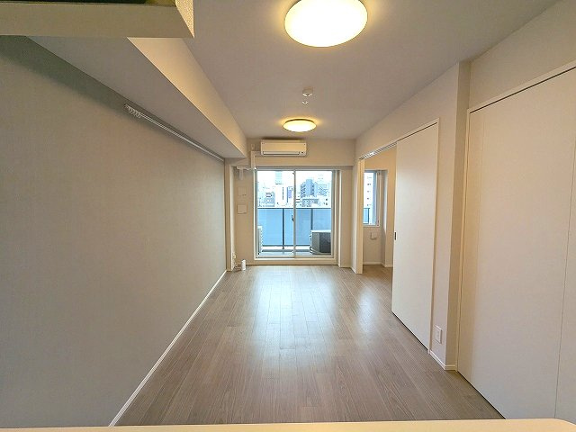 Urbanex新御徒町駅前の設備|インターネット無料、リビングに床暖房・エアコン・照明・ピクチャーレール付き、カウンターキッチン