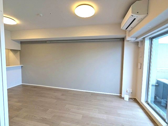 Urbanex新御徒町駅前の設備|インターネット無料、リビングに床暖房・エアコン・照明・ピクチャーレール付き、カウンターキッチン